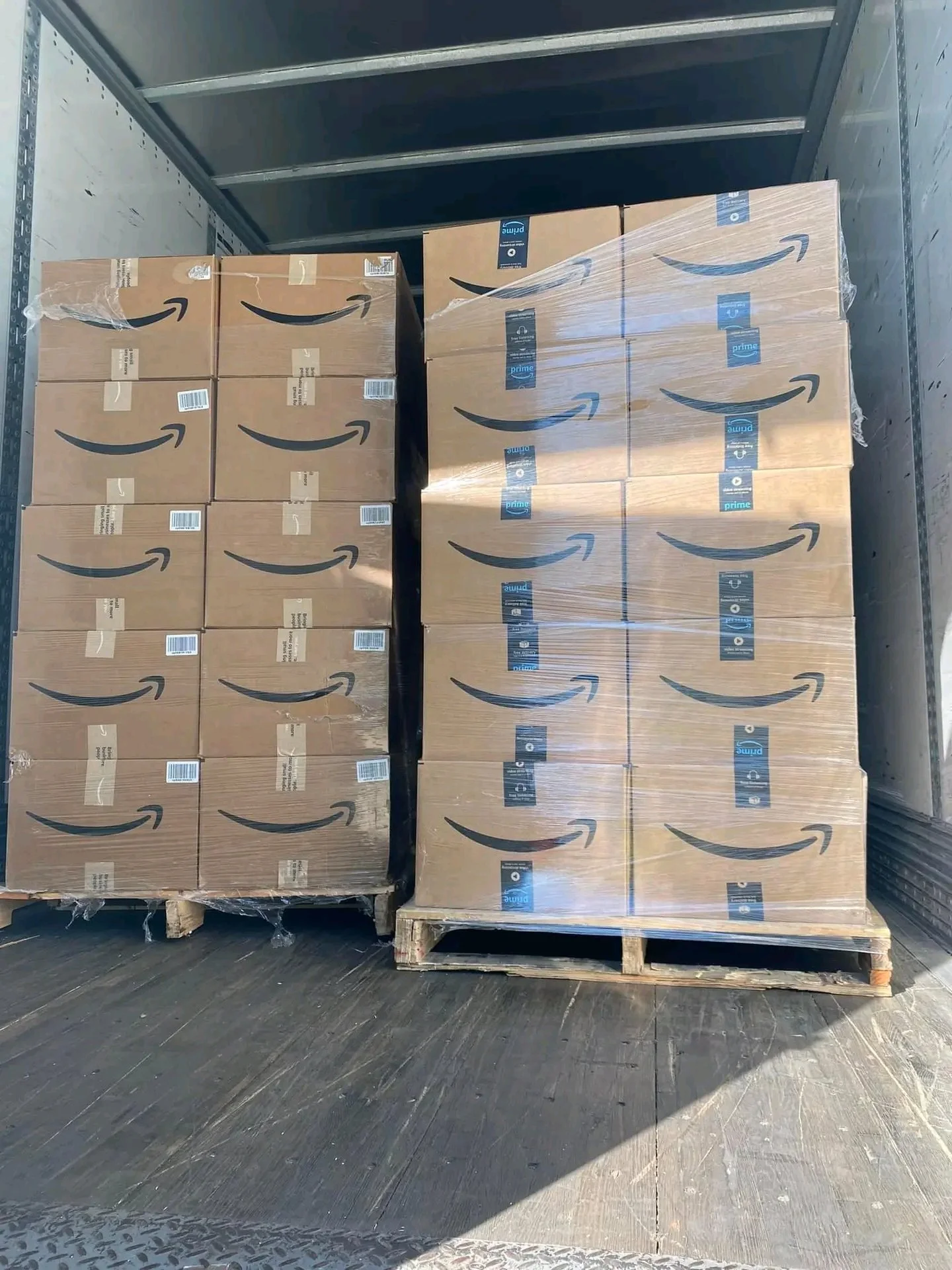 amazon-mystery-box-electronics3.webp Electronics Mystery Boxes - Image 1